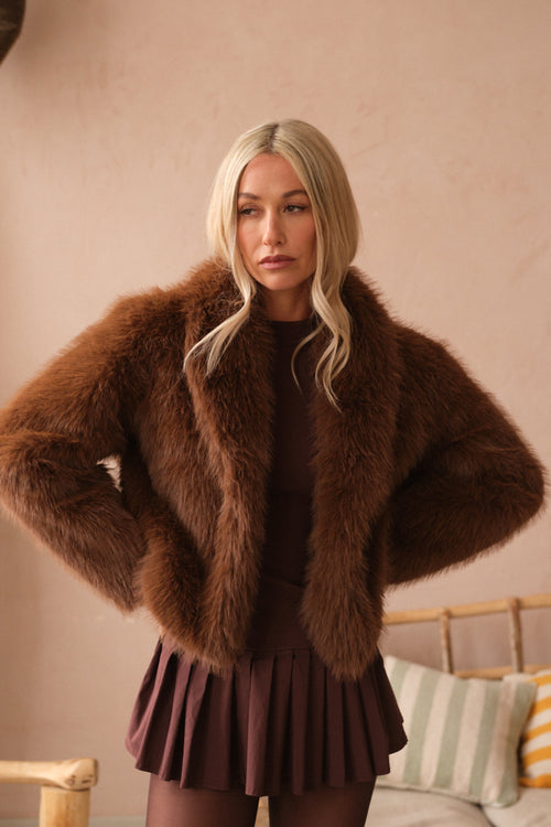 Chocolate brown faux fur coat women winter outfit